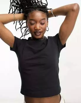 Черная приталенная футболка COLLUSION