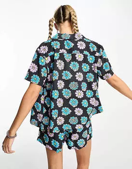 Черная рубашка с полевым цветком Santa Cruz