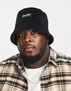 Черная теплая флисовая панама с логотипом Levi's