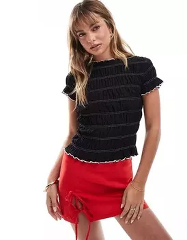 Черная укороченная футболка с фактурной отделкой и сборками ASOS DESIGN