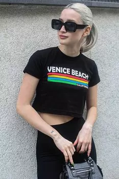 Черная укороченная футболка с принтом MG1535 MADMEXT