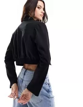 Черная укороченная куртка Bershka