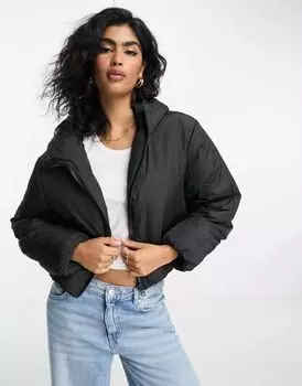 Черная укороченная стеганая куртка с капюшоном ASOS