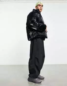Черная виниловая куртка-пуховик ASOS DESIGN