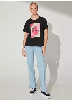 Черная женская футболка с круглым вырезом с принтом Fabrika