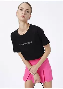 Черная женская футболка с круглым вырезом с принтом Fabrika