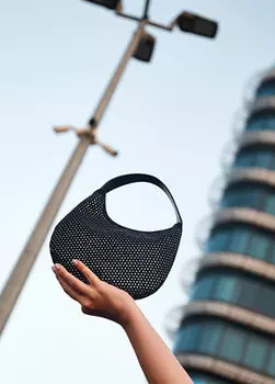 Черная женская сумка через плечо с вышивкой микрокамнями Beymen