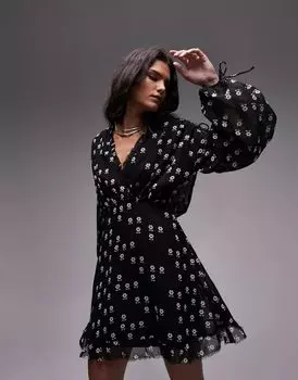 Черно-белое мини-платье с воротником, необработанными краями и цветочным принтом Topshop