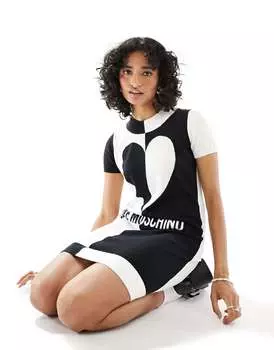 Черно-белое платье-свитер с логотипом Love Moschino