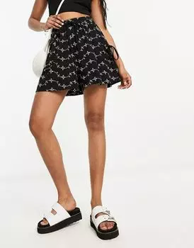 Черно-белые шорты с завязками ASOS DESIGN