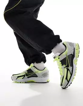 Черно-зеленые кроссовки Nike Zoom Vomero 5