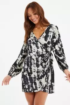 Черное атласное платье-халат с мраморным принтом QUIZ Clothing