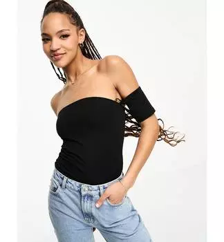 Черное боди с открытыми плечами Stradivarius