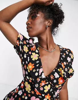 Черное чайное платье мини с запахом и оборками Miss Selfridge