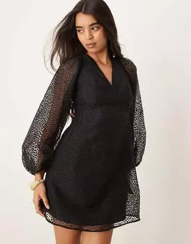 Черное мини-платье из органзы Nothing's Child Zendaya