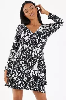 Черное мини-платье с анималистичным принтом QUIZ Clothing