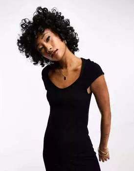 Черное облегающее трикотажное платье с вырезом сердечком French Connection