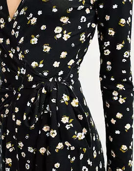 Черное платье миди с запахом и длинными рукавами и воротником ASOS DESIGN