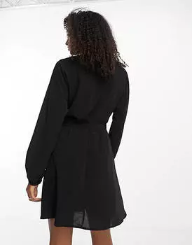 Черное платье мини с поясом Vero Moda