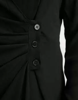 Черное платье-рубашка на пуговицах с запахом и сборкой спереди ASOS DESIGN Curve
