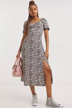 Черное платье с цветочным принтом вафельной текстурой и оборками спереди Simply Be, черный