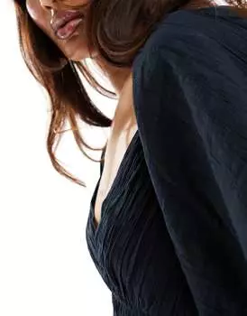 Черное платье с рукавами-ангелами Abercrombie & Fitch