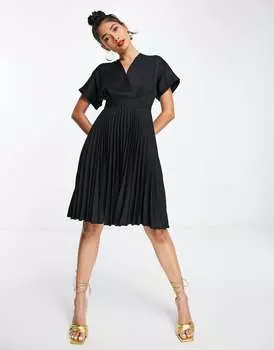 Черное плиссированное платье миди с запахом спереди и запахом Closet London