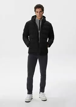 Черное стеганое мужское пальто с капюшоном Lacoste