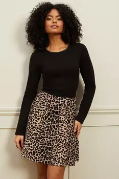 Черное трикотажное платье 2 в 1 приталенного и расклешенного кроя с анималистическим принтом Love & Roses, черный