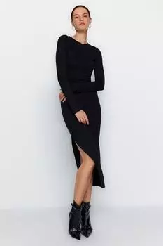 Черное трикотажное платье миди с круглым вырезом и глубоким разрезом Trendyol, черный