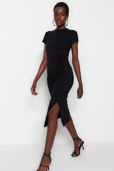 Черное трикотажное платье с рюшами и разрезами Trendyol, черный