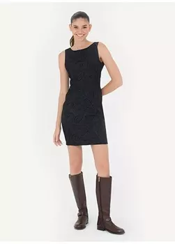 Черное женское мини-платье с круглым вырезом и узором Pierre Cardin