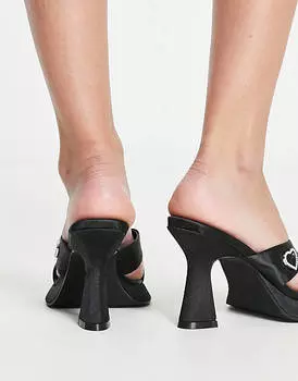 Черные босоножки на каблуке с сердечками Tammy Girl