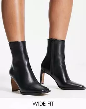 Черные ботинки на каблуке с зауженным каблуком ASOS DESIGN Wide Fit Remmy