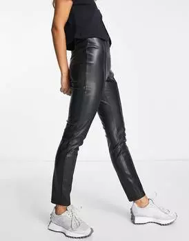 Черные брюки-сигареты из эластичной искусственной кожи ASOS DESIGN