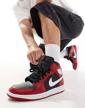 Черные и красные средние кроссовки Air Jordan 1