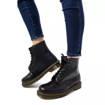 Черные кожаные ботинки Dr. Martens