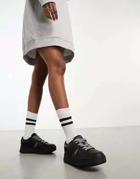 Черные кроссовки Lacoste