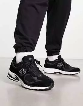 Черные кроссовки New Balance 2002