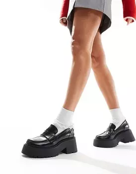 Черные лоферы Stradivarius на профильной подошве