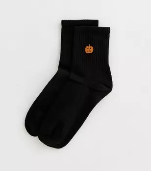 Черные носки-tube с вышивкой тыквы на Хэллоуин New Look, черный
