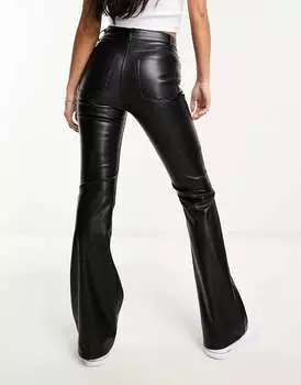 Черные расклешенные брюки из искусственной кожи с завышенной талией Pull&Bear