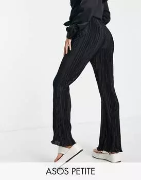 Черные расклешенные брюки из плиссированной ткани ASOS DESIGN Petite