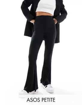 Черные расклешенные брюки с ребристым фестончатым краем ASOS DESIGN Petite
