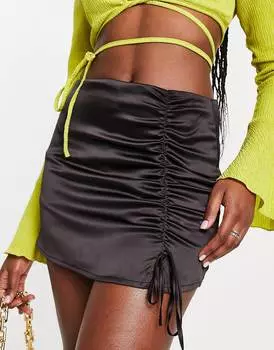 Черные шорты из эластичного атласа со сборками ASOS DESIGN