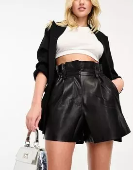 Черные шорты из искусственной кожи с поясом из бумажного пакета River Island
