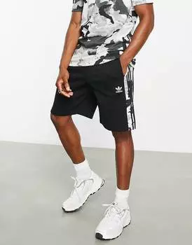 Черные шорты с 3 полосками и камуфляжным логотипом adidas Originals
