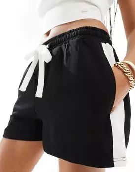 Черные шорты с контрастной вставкой ASOS DESIGN