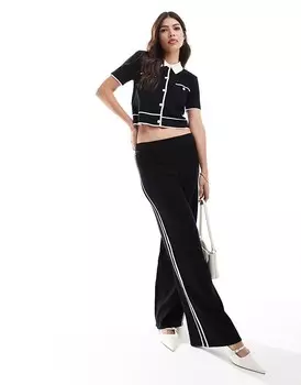 Черные трикотажные брюки прямого кроя с полосками по бокам Mango