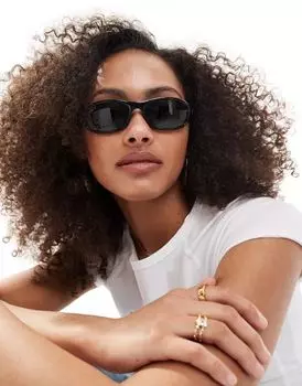 Черные узкие квадратные солнцезащитные очки Ray-Ban